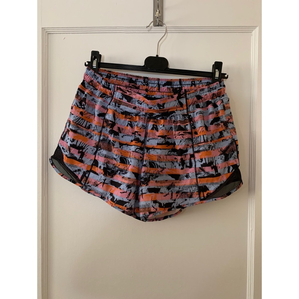 Lululemon Hotty Hot Short II - Picture 1 of 3